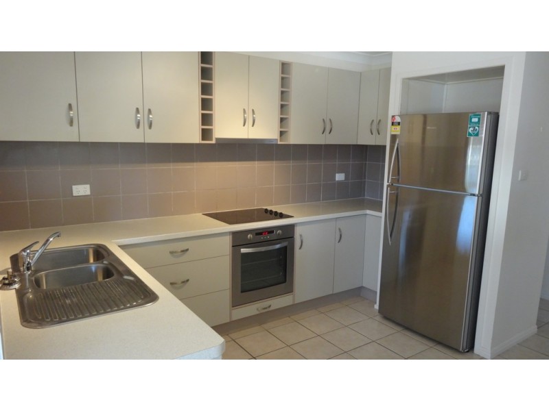 6 Prairie Street, Kirwan QLD 4817