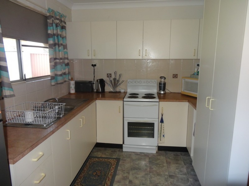 12 Julia Street, Kirwan QLD 4817