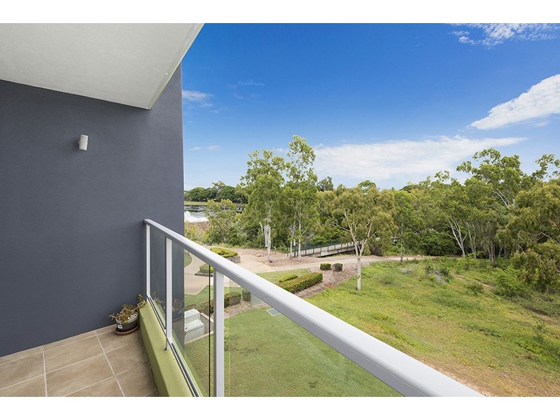 7/237-239 Riverside Boulevard, Douglas QLD 4814