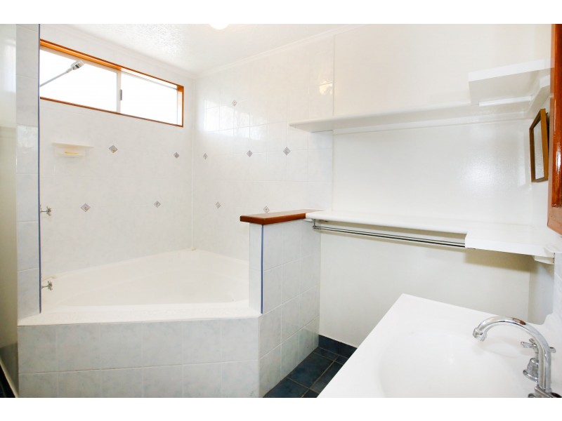 35 Crocker Street, Kirwan QLD 4817