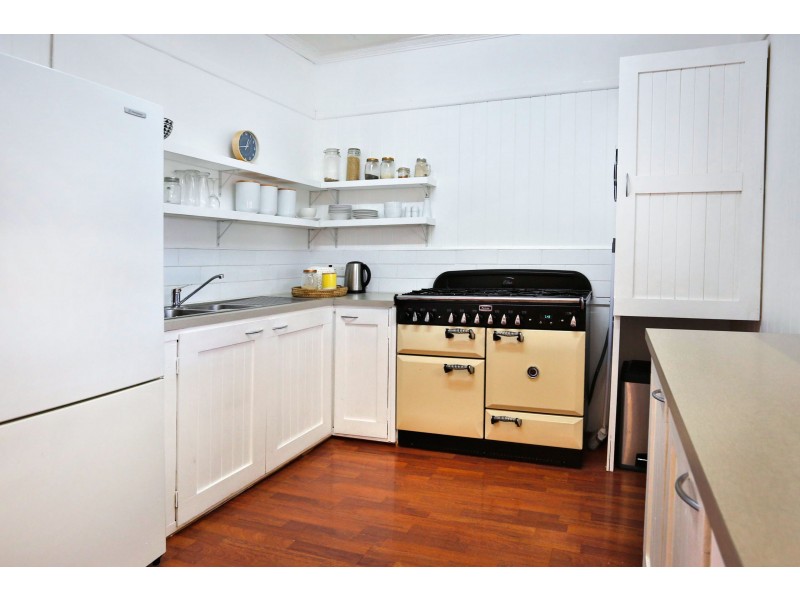 8 Gladstone Street, Pimlico QLD 4812