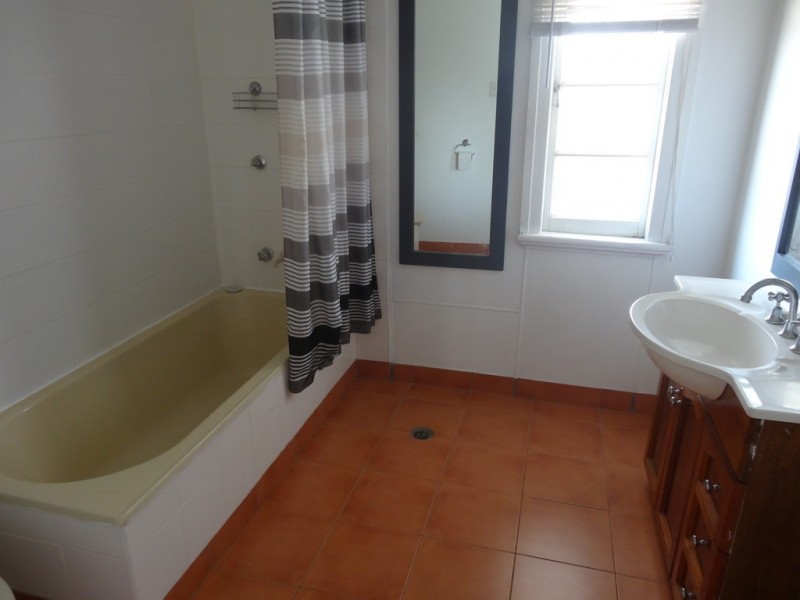 8 Gladstone Street, Pimlico QLD 4812