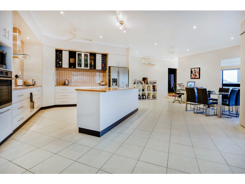 49 Timbury Way, Mount Louisa QLD 4814