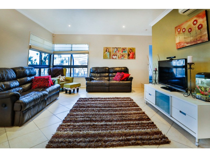 49 Timbury Way, Mount Louisa QLD 4814