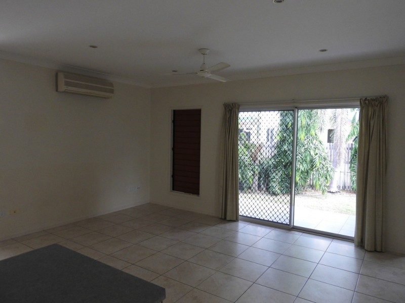 2/30 Derby Street, Pimlico QLD 4812