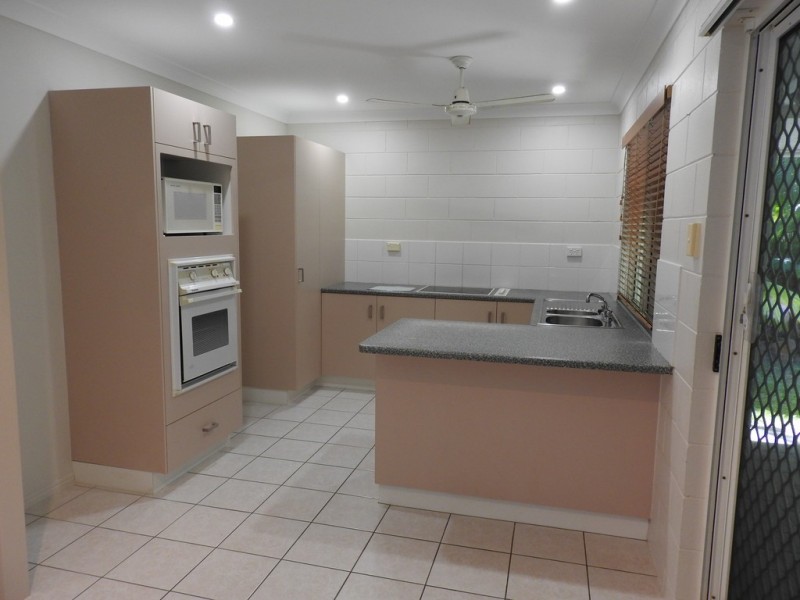 8 Chester Court, Kelso QLD 4815