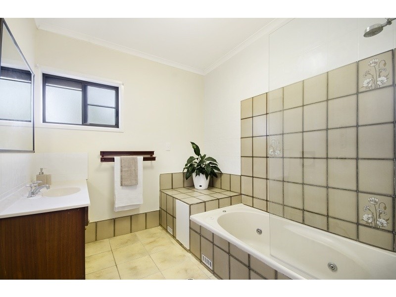 840 Flinders Highway, Oak Valley QLD 4811