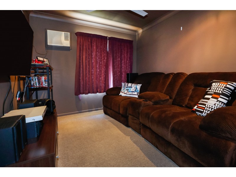 76 Elphinstone Drive, Kirwan QLD 4817