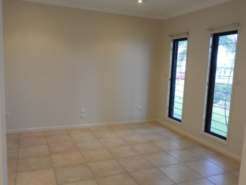 39 Hasty Street, Mount Louisa QLD 4814