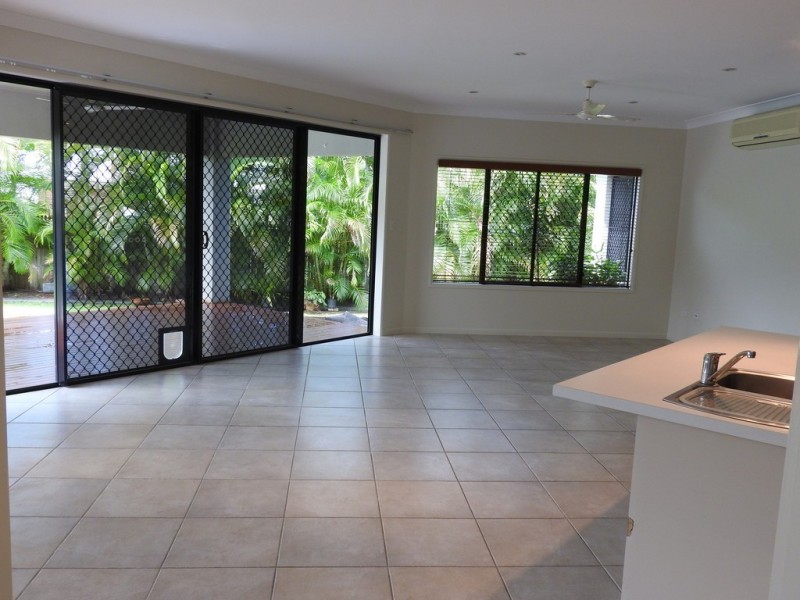 39 Hasty Street, Mount Louisa QLD 4814