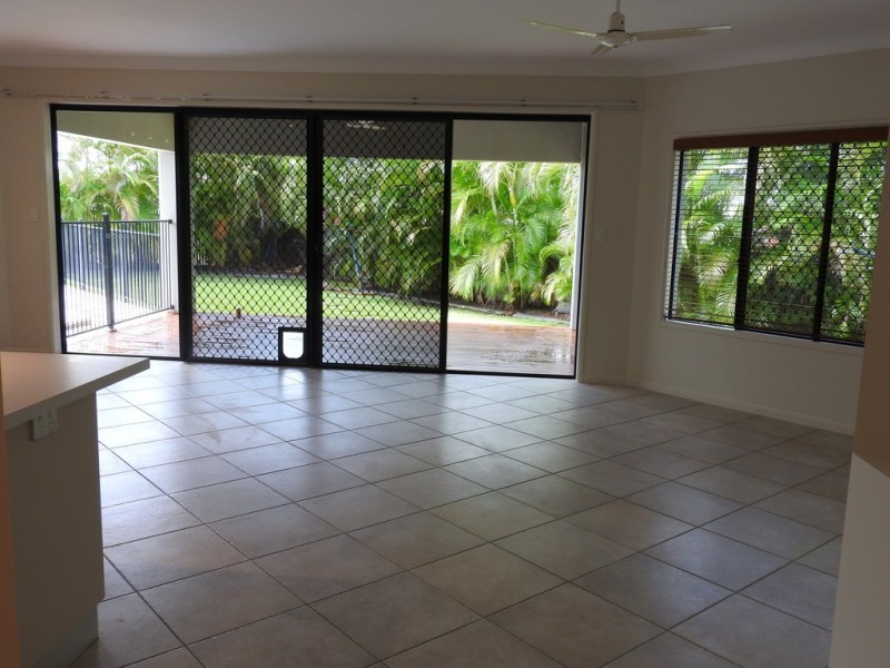 39 Hasty Street, Mount Louisa QLD 4814