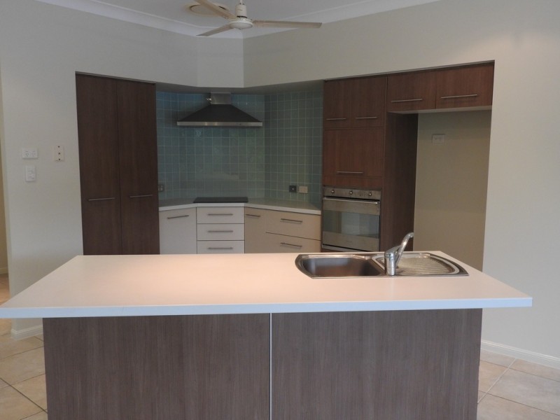 39 Hasty Street, Mount Louisa QLD 4814