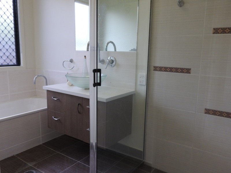 39 Hasty Street, Mount Louisa QLD 4814