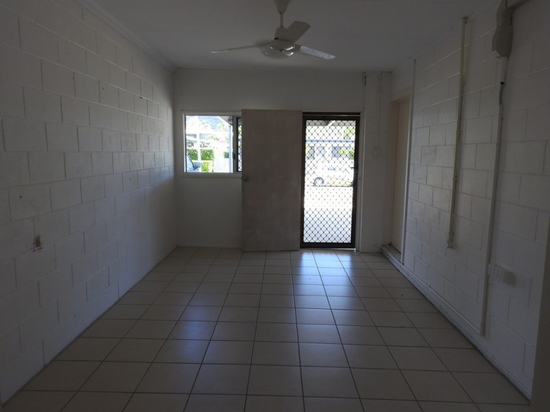 1/2 Ives Street, Kirwan QLD 4817