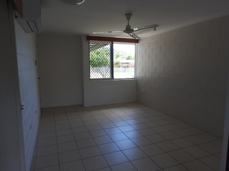 1/2 Ives Street, Kirwan QLD 4817