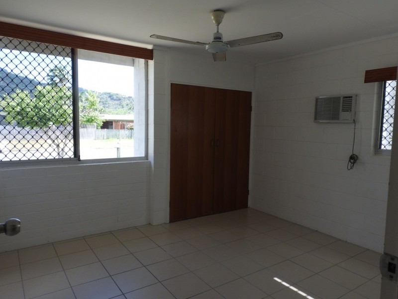 1/2 Ives Street, Kirwan QLD 4817