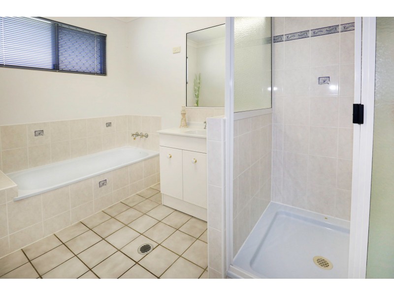 35 Greenwood Drive, Kirwan QLD 4817