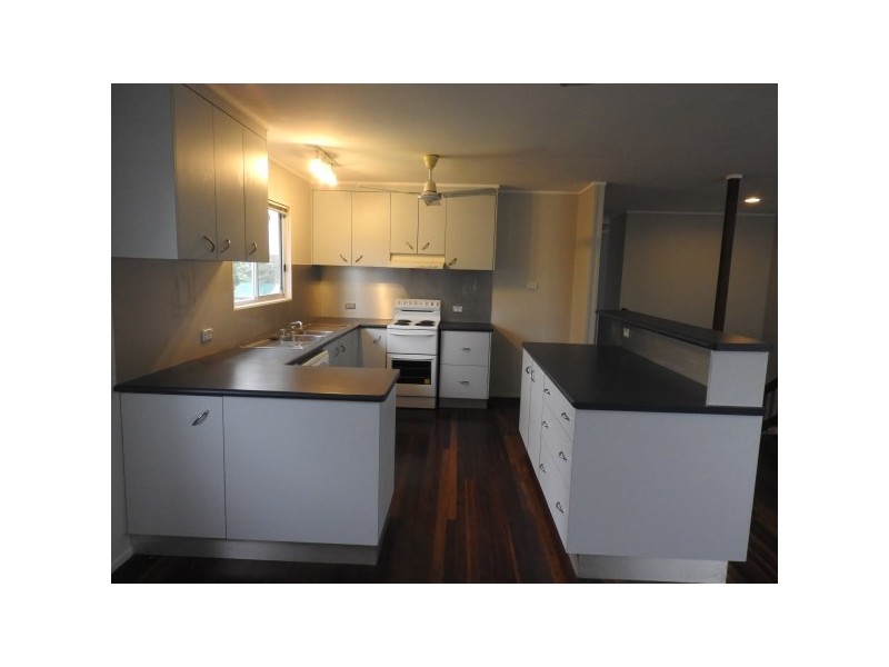 6 Cameron Court, Kelso QLD 4815