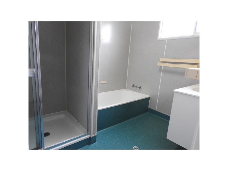 6 Cameron Court, Kelso QLD 4815