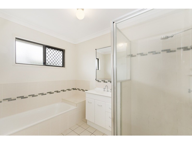 1/70 Thorn Street, Mount Louisa QLD 4814