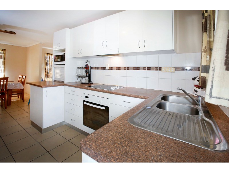 15 Naples Court, Kelso QLD 4815