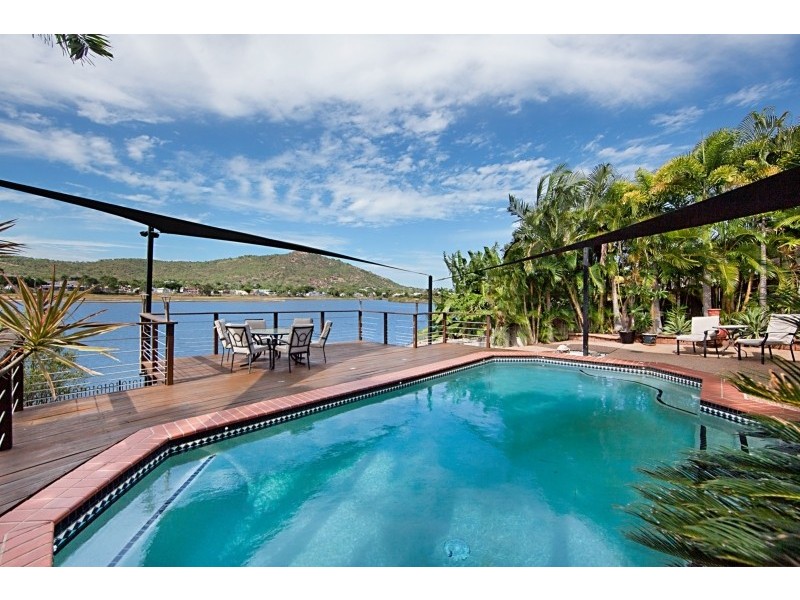 38-40 Martinez Avenue, West End QLD 4810