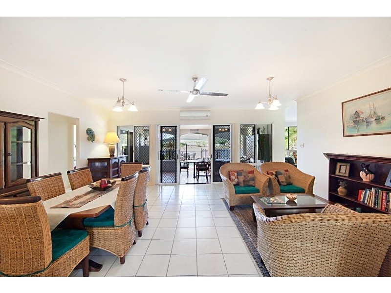 38-40 Martinez Avenue, West End QLD 4810