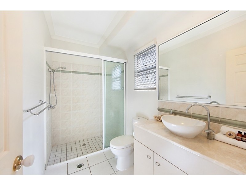 38-40 Martinez Avenue, West End QLD 4810