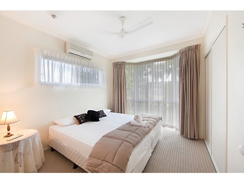 38-40 Martinez Avenue, West End QLD 4810