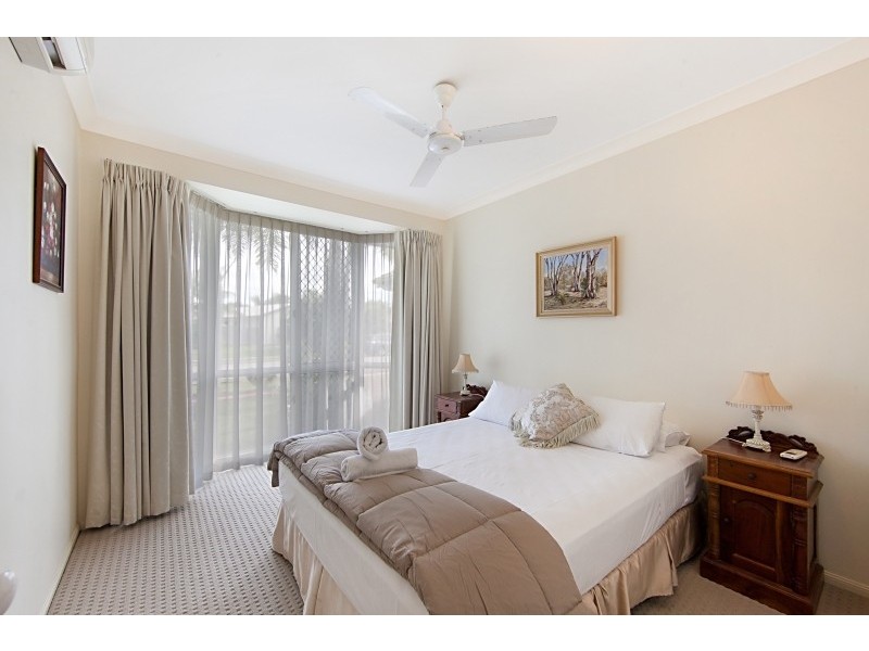 38-40 Martinez Avenue, West End QLD 4810