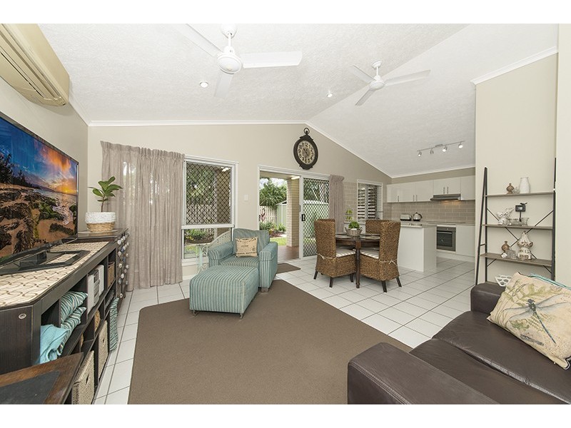 13 Blue Lake Court, Kirwan QLD 4817