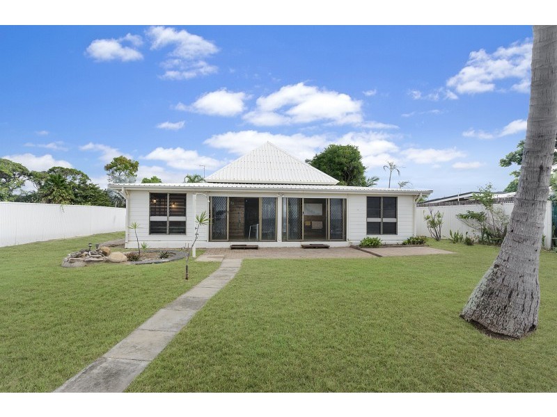 28 Reef Street, Saunders Beach QLD 4818