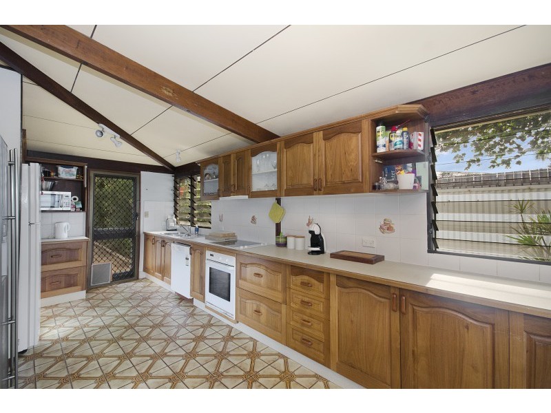 28 Reef Street, Saunders Beach QLD 4818
