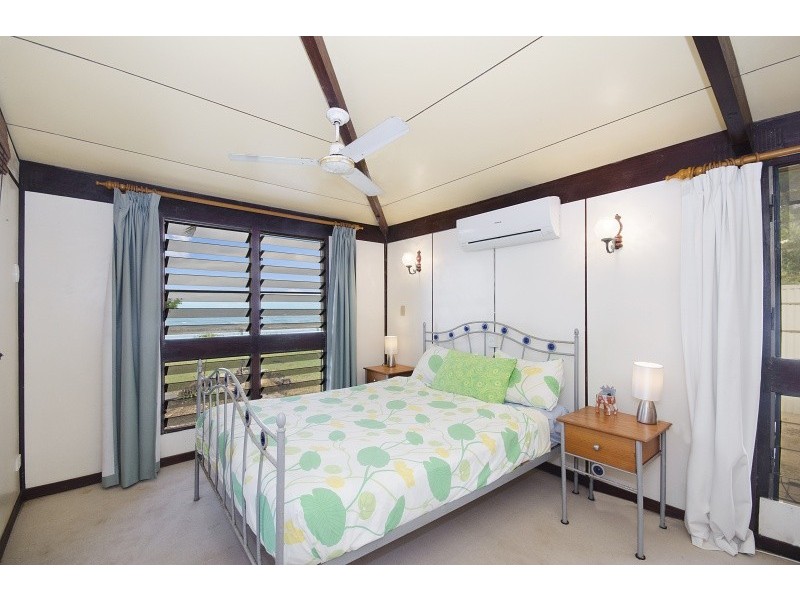 28 Reef Street, Saunders Beach QLD 4818
