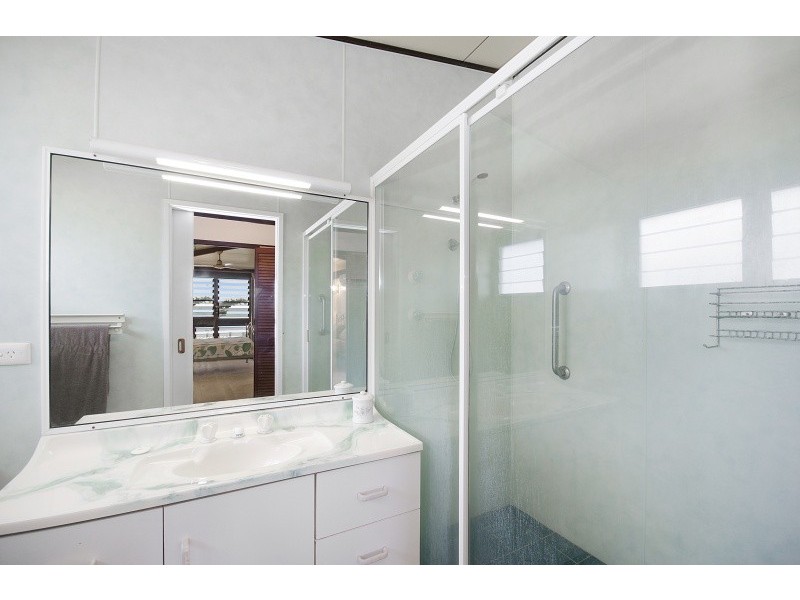 28 Reef Street, Saunders Beach QLD 4818