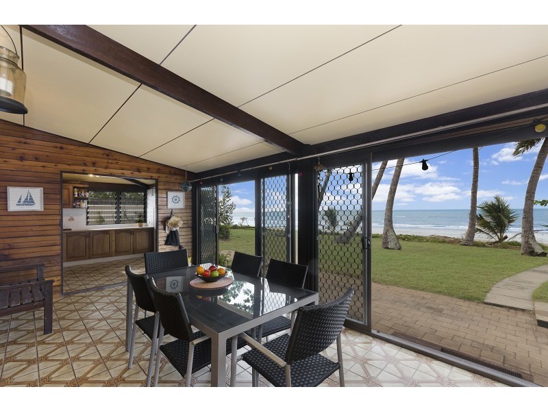 28 Reef Street, Saunders Beach QLD 4818