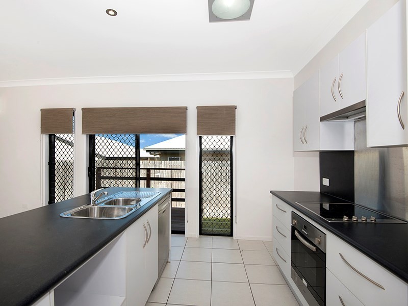 10 Tahlia Circuit, Mount Louisa QLD 4814