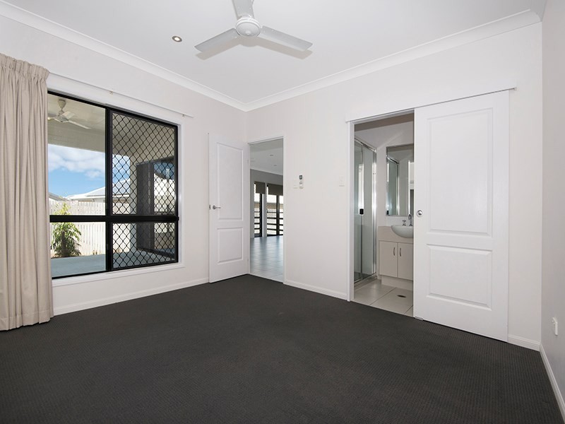 10 Tahlia Circuit, Mount Louisa QLD 4814