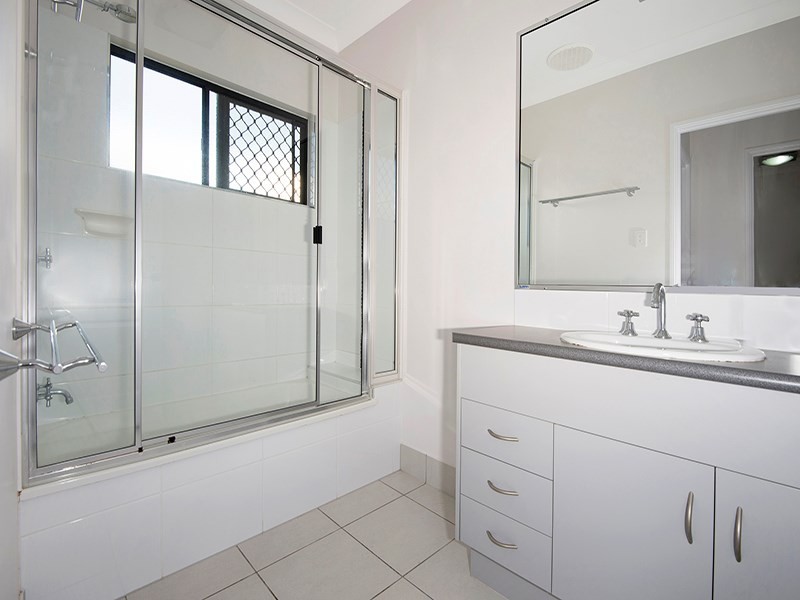 10 Tahlia Circuit, Mount Louisa QLD 4814