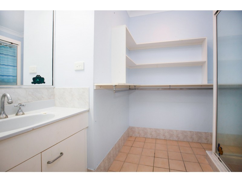 48 Rundle Street, Mount Louisa QLD 4814