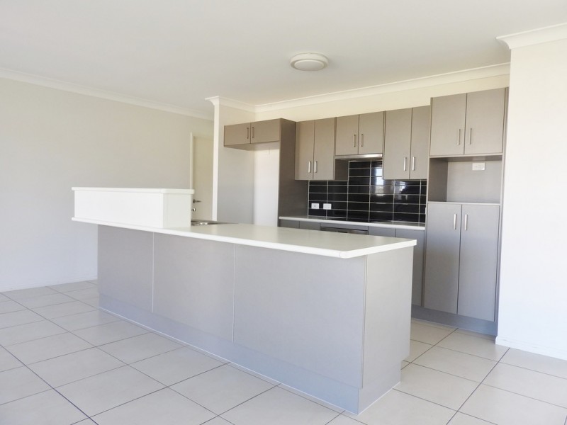 30 Heather Avenue, Rasmussen QLD 4815