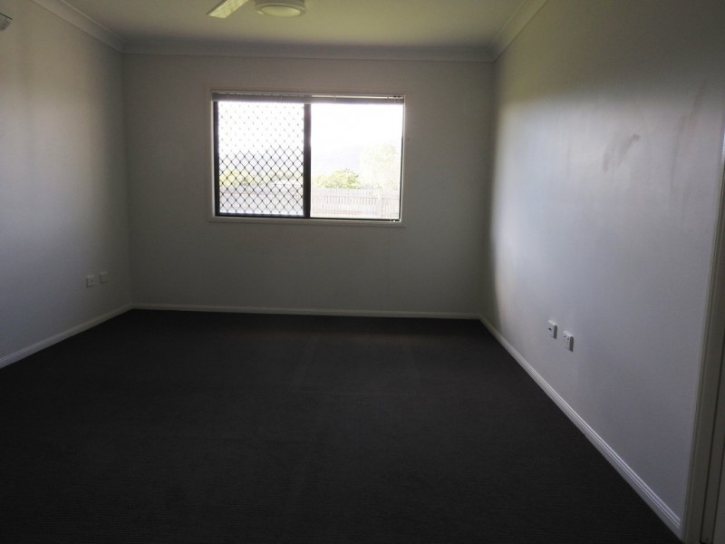 30 Heather Avenue, Rasmussen QLD 4815