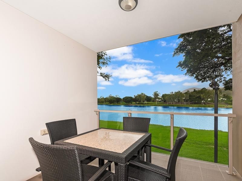 2/1B Sporting Drive, Thuringowa Central QLD 4817