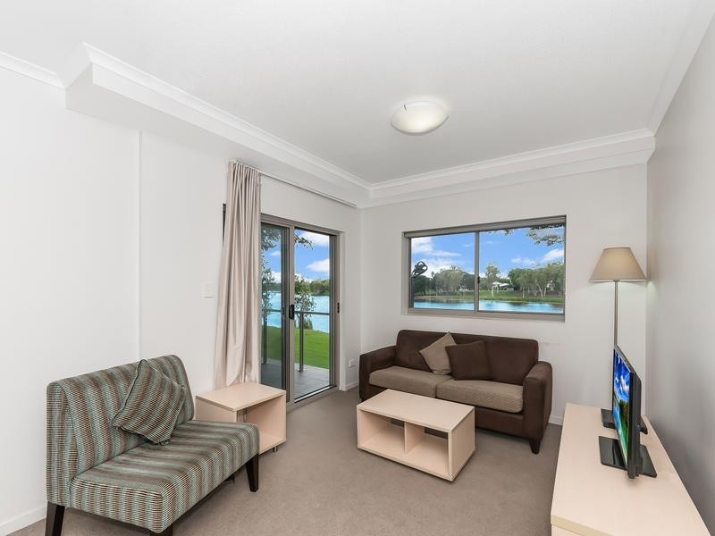 2/1B Sporting Drive, Thuringowa Central QLD 4817