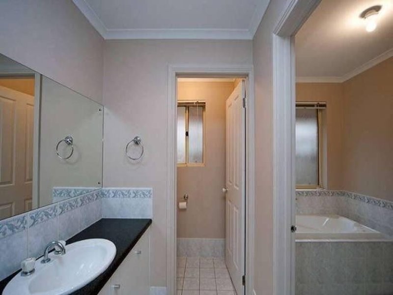 10 Castle Drive, Burton SA 5110