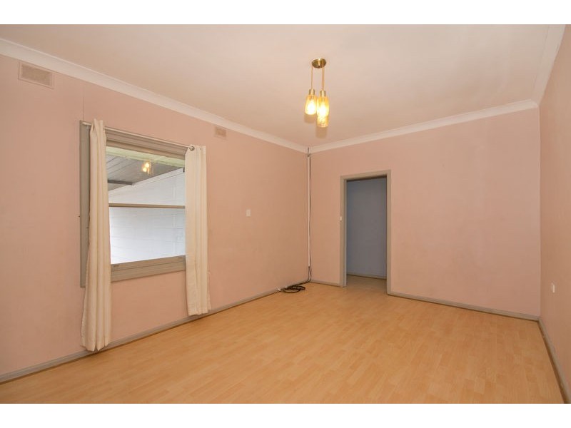 8 Parham Street, Elizabeth Downs SA 5113