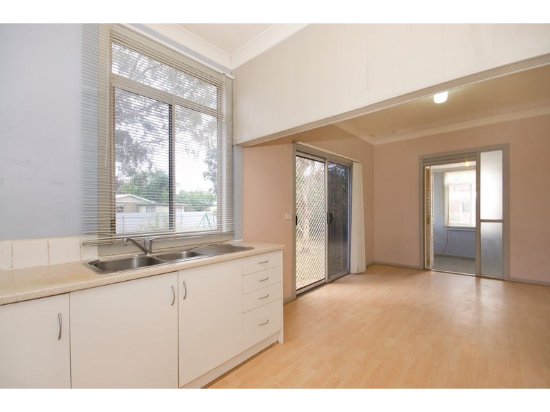 8 Parham Street, Elizabeth Downs SA 5113