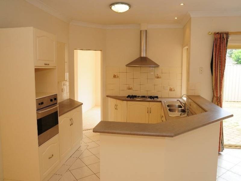 4 Rosecombe Place, Parafield Gardens SA 5107