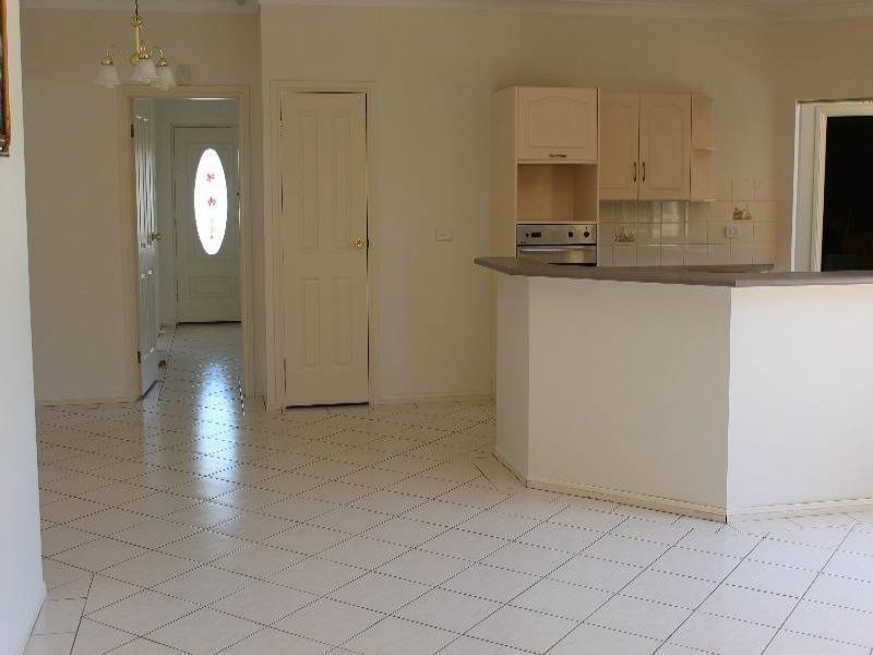 4 Rosecombe Place, Parafield Gardens SA 5107