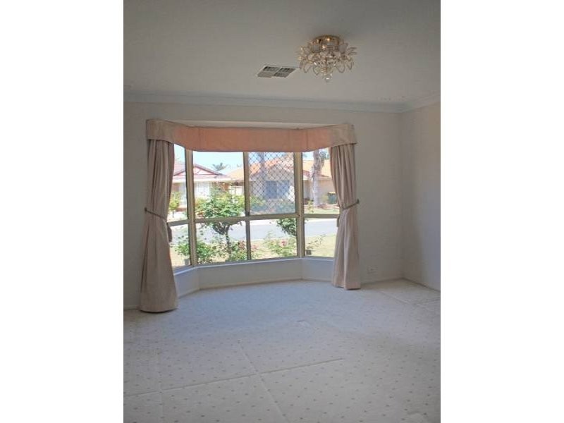 4 Rosecombe Place, Parafield Gardens SA 5107